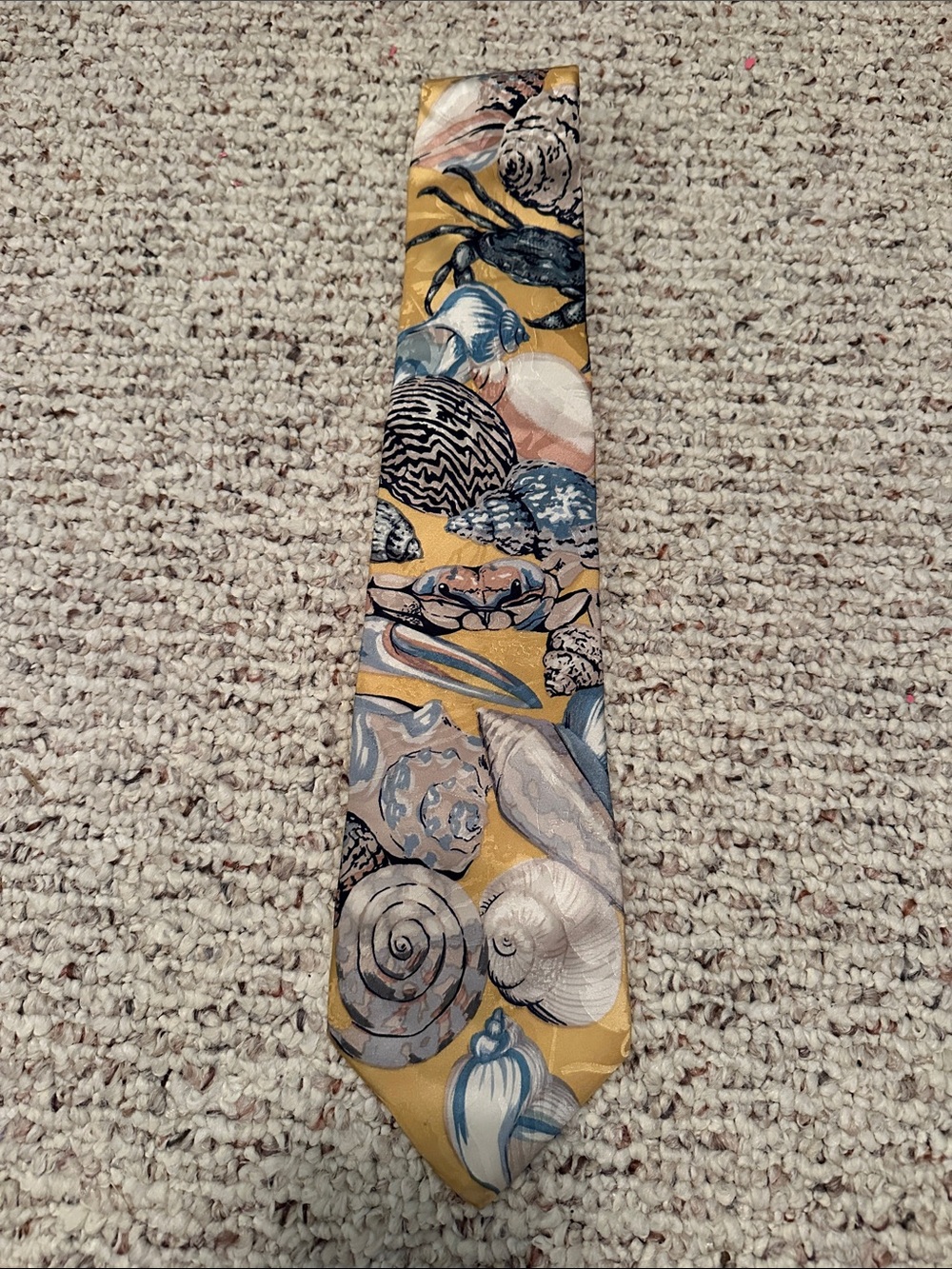 World Wildlife Federation Men's Yellow Seashell Pattern Tie